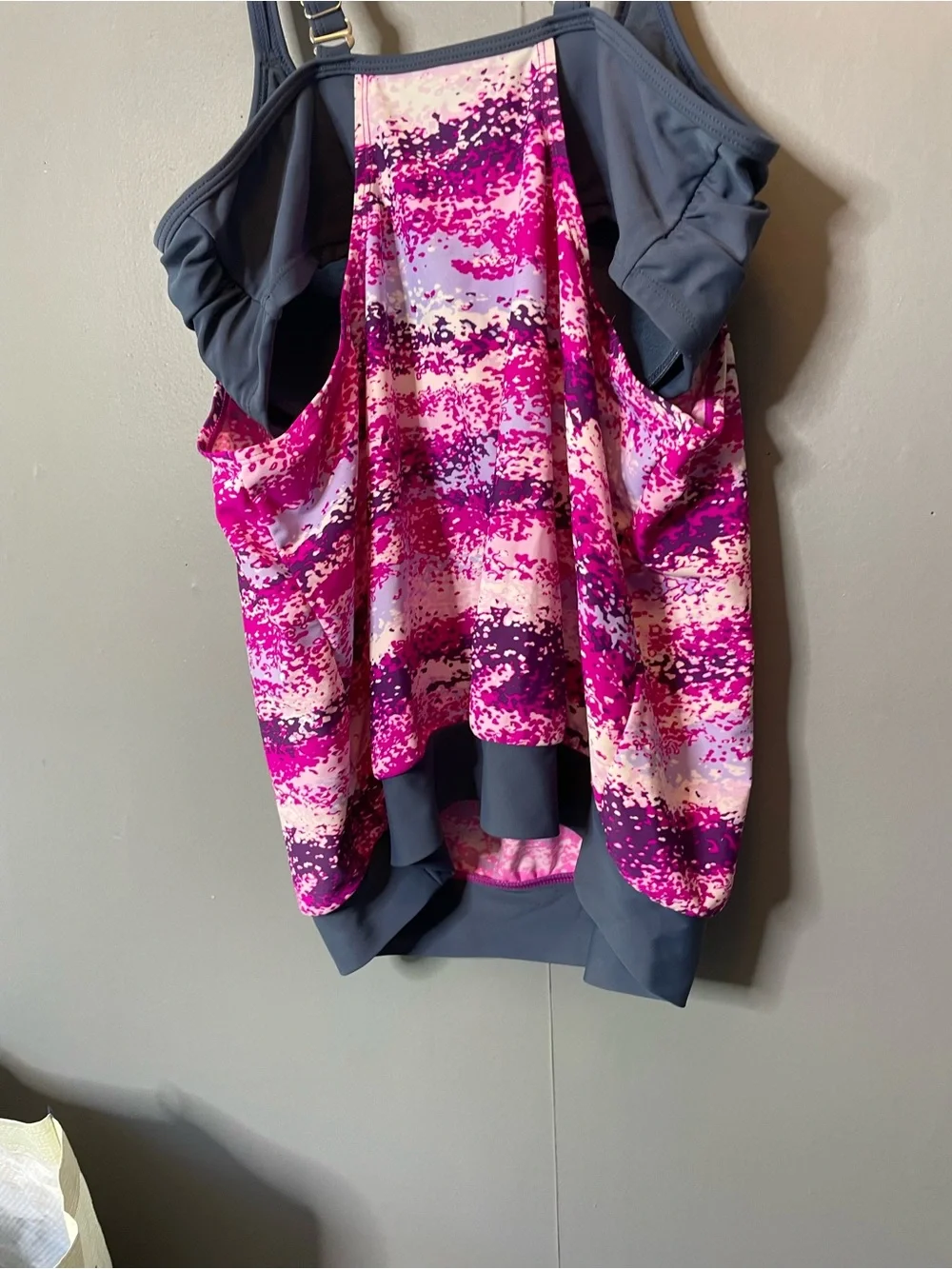 Free Country Blouson Swimsuit Tankini Top‎ Size Medium Color: Magenta Slate